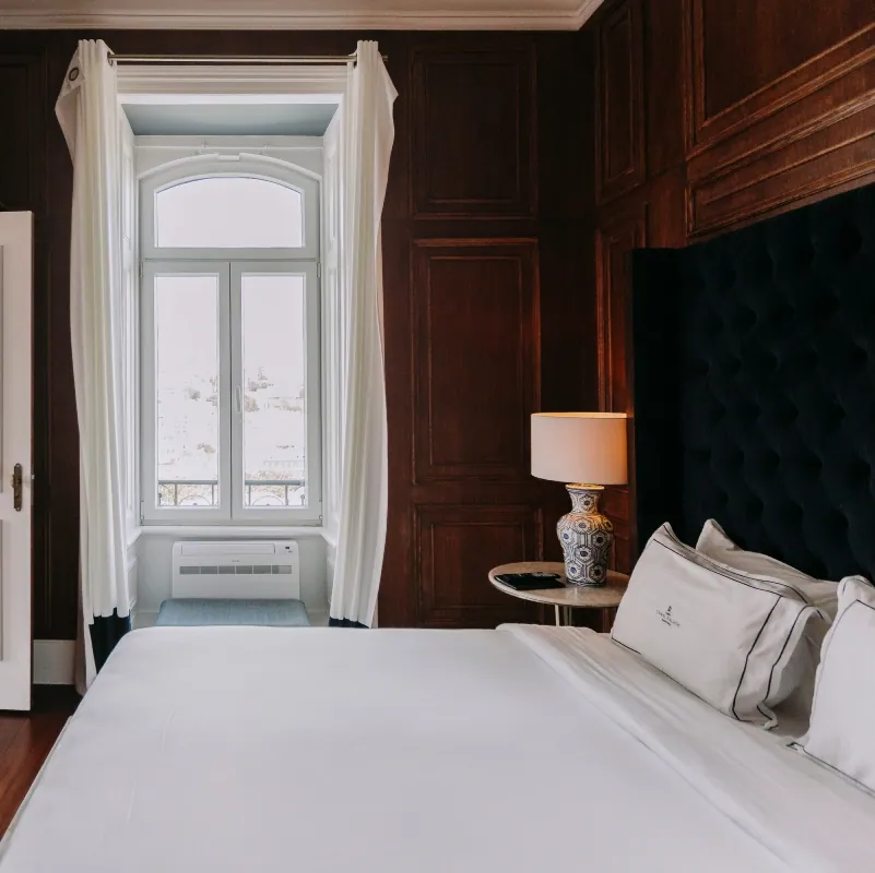 Dona Amelia room from the door